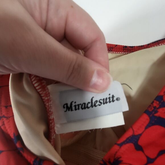 MIRACLESUIT One Piece Swimsuit Size L/XL Red Navy Floral Underwire - Picture 6 of 12